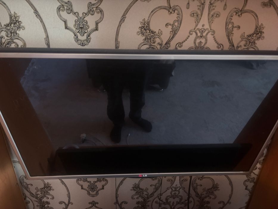 Телевизор LG в нерабочем состояний