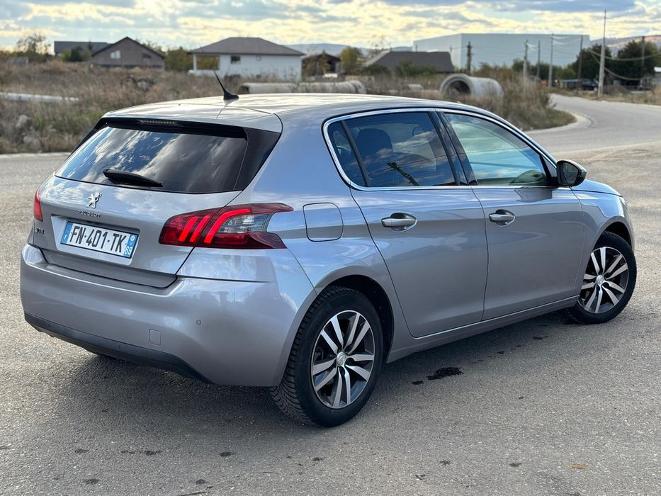 Vand Peugeot 308 1.2benzina 130cp automat 2020