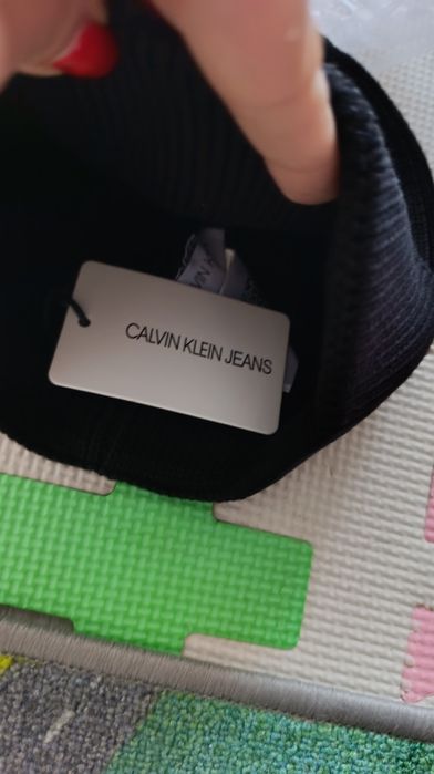 Calvin Klein нова шапка плетиво