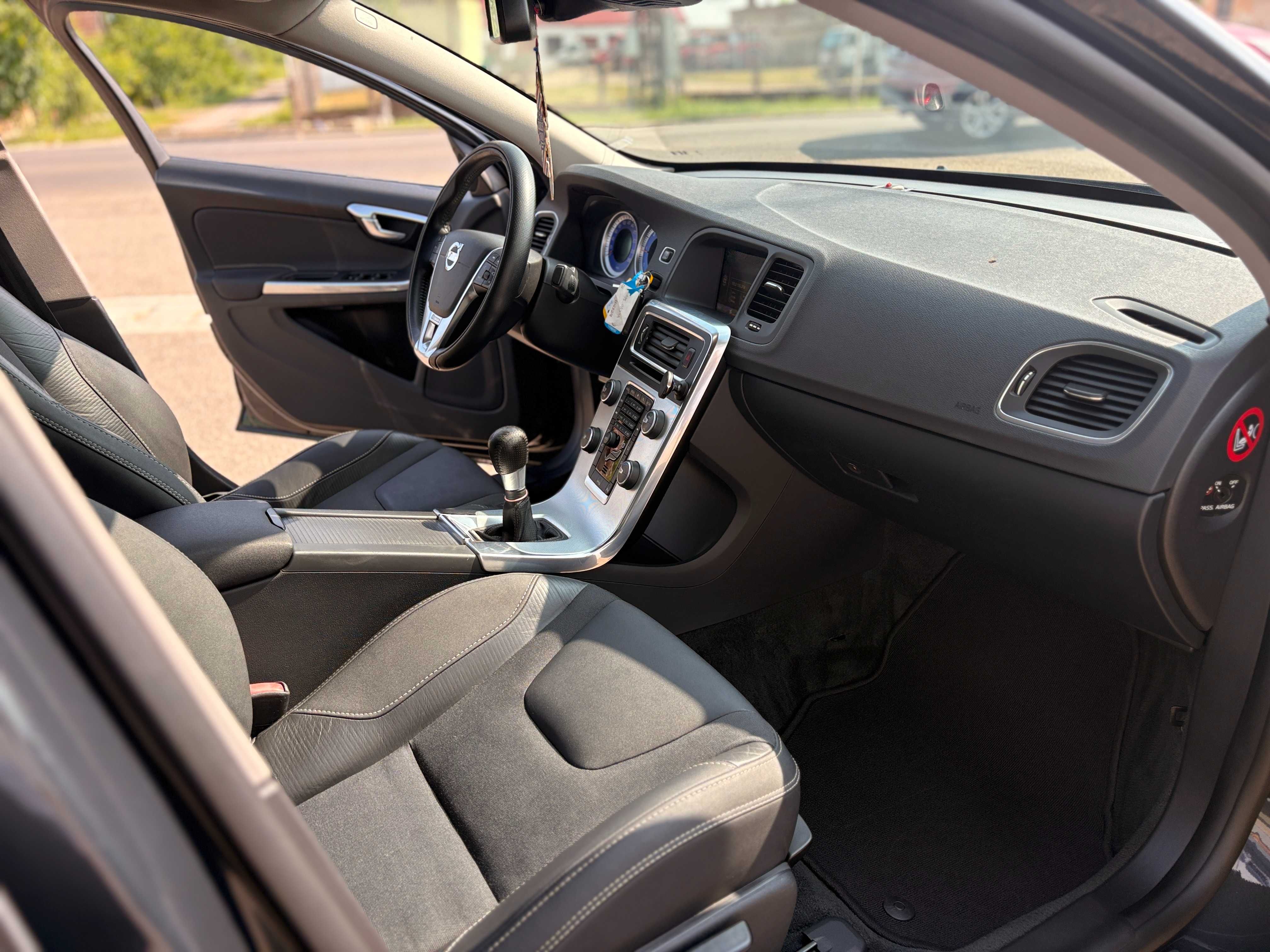 VOLVO S60 / 2011 / R-DESIGN / 2.0 D 163 CP / E5 / 191.000 km