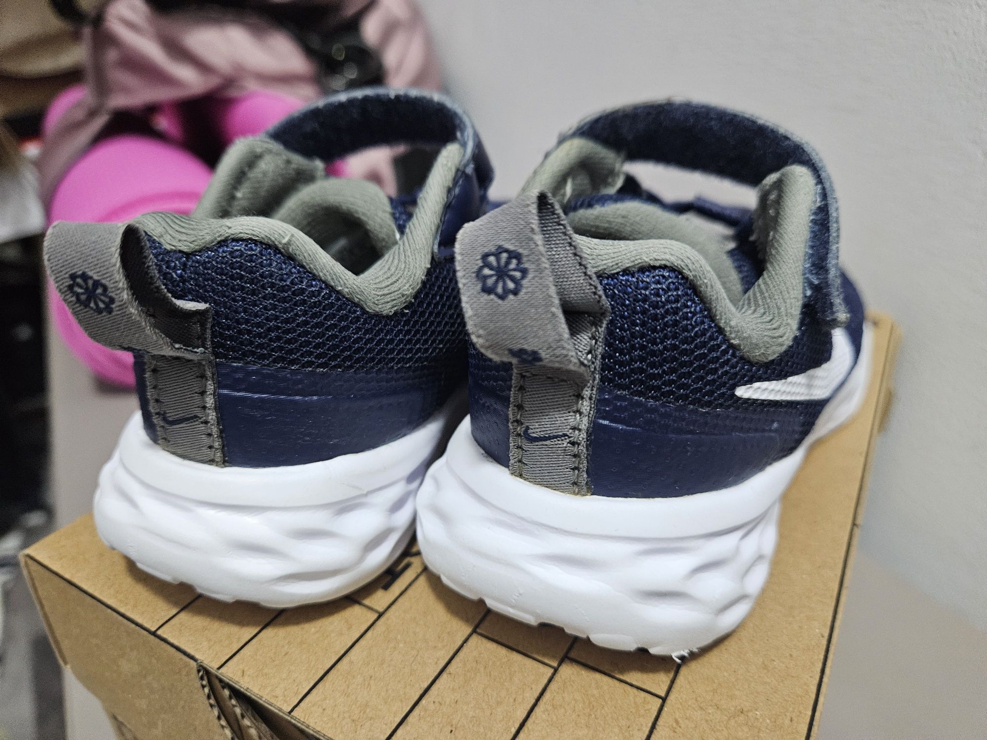 Pantofi bebelusi Nike, mărime 23.5, adidași, încălțăminte
