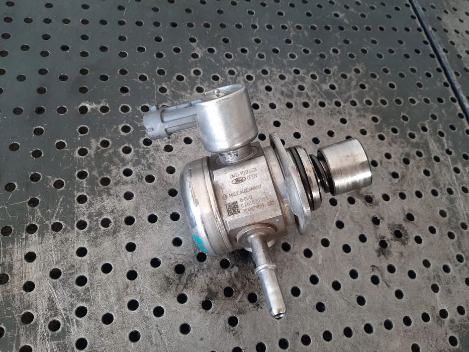pompa inalta  1.0 b ecoboost  ford focus 3  fiesta 6  b-max   cm5g-9d376-ga  0261520095