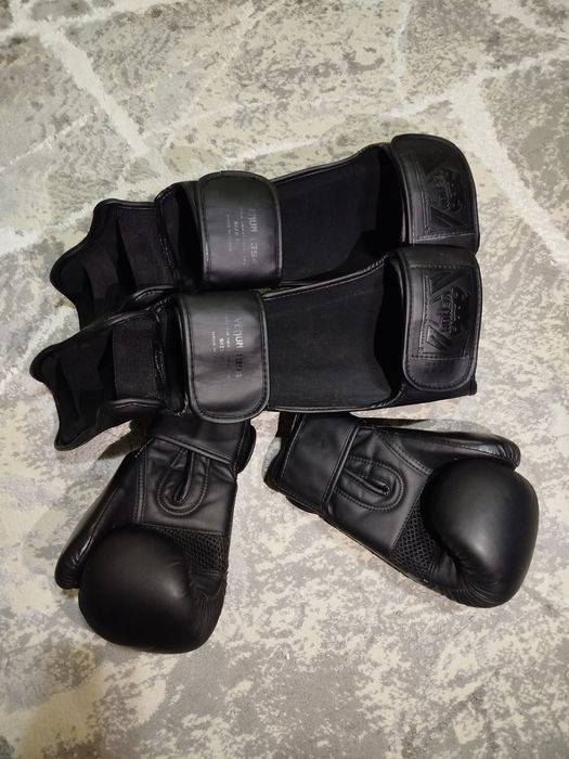 Продам комплект футы, перчатки,лапы