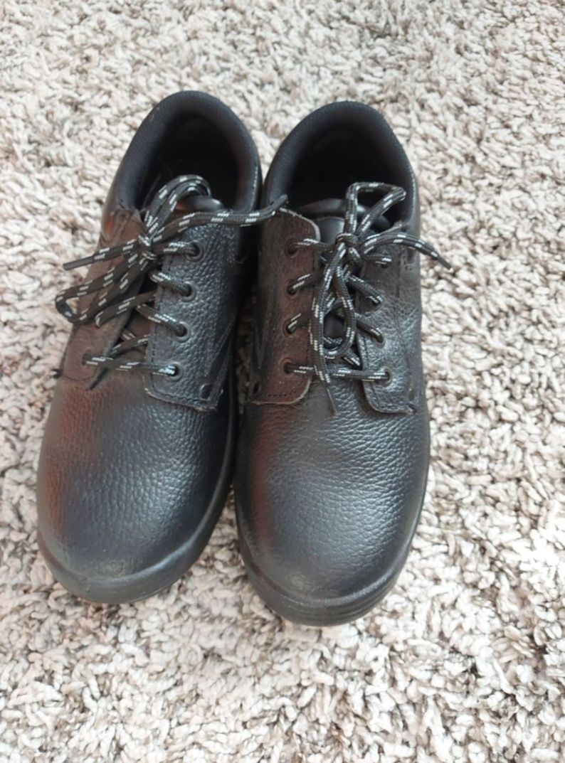 Pantofi de lucru cu bombeu metalic