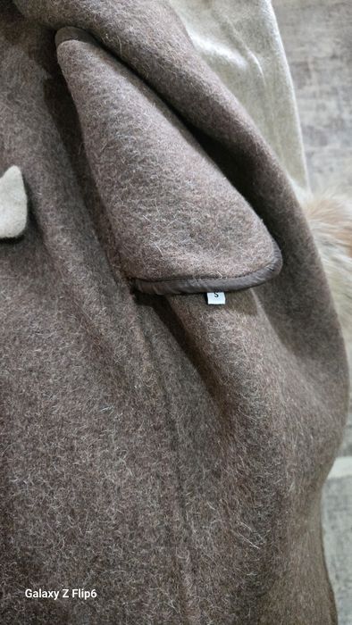 Дамско палто от лама и лисица с яка естествена яка