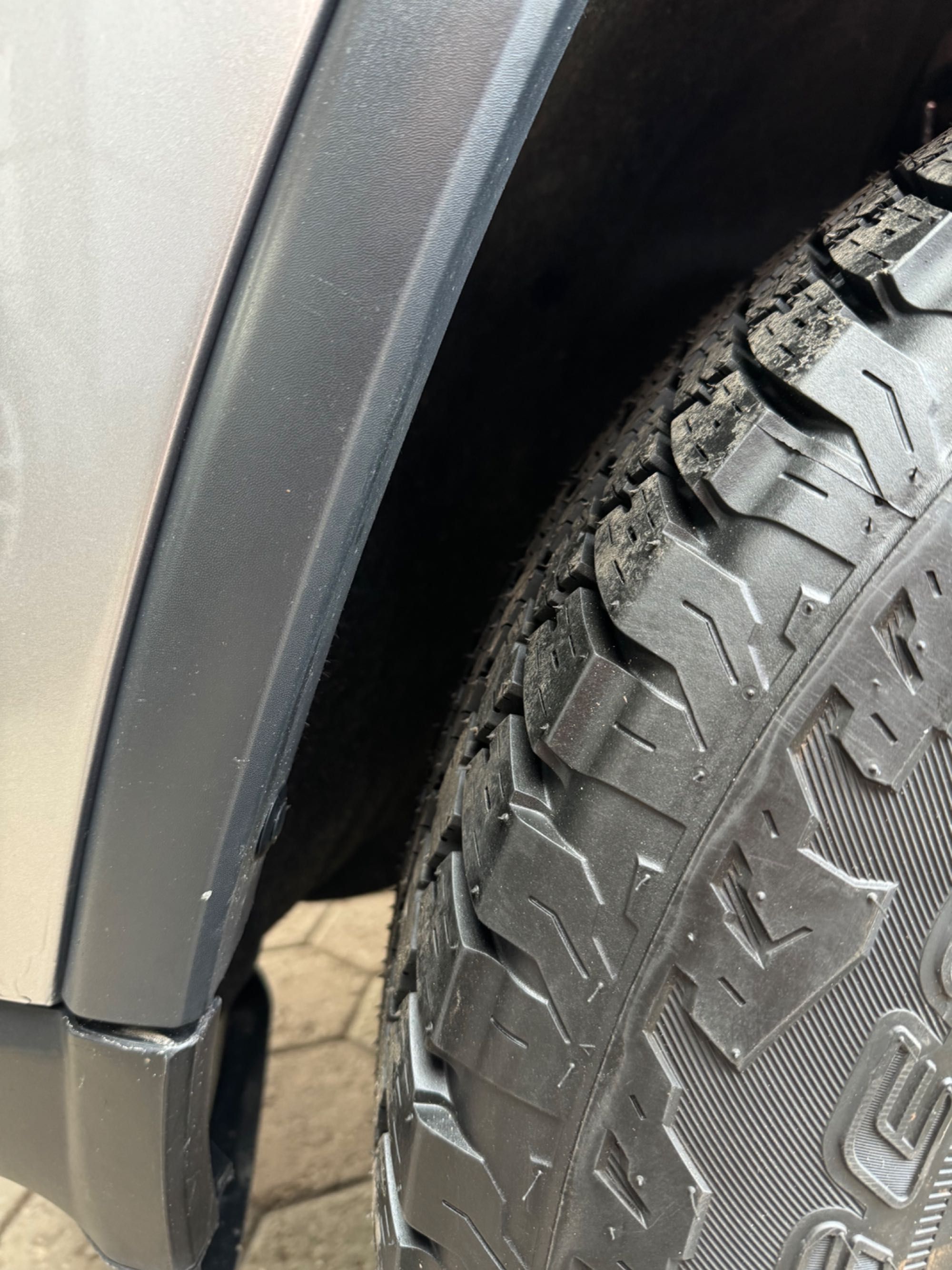 Гуми Bridgestone dueler AT 255 70 18