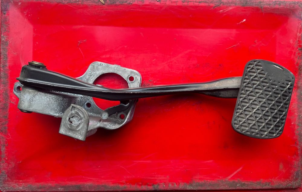 Педали Mercedes W211 2.2cdi