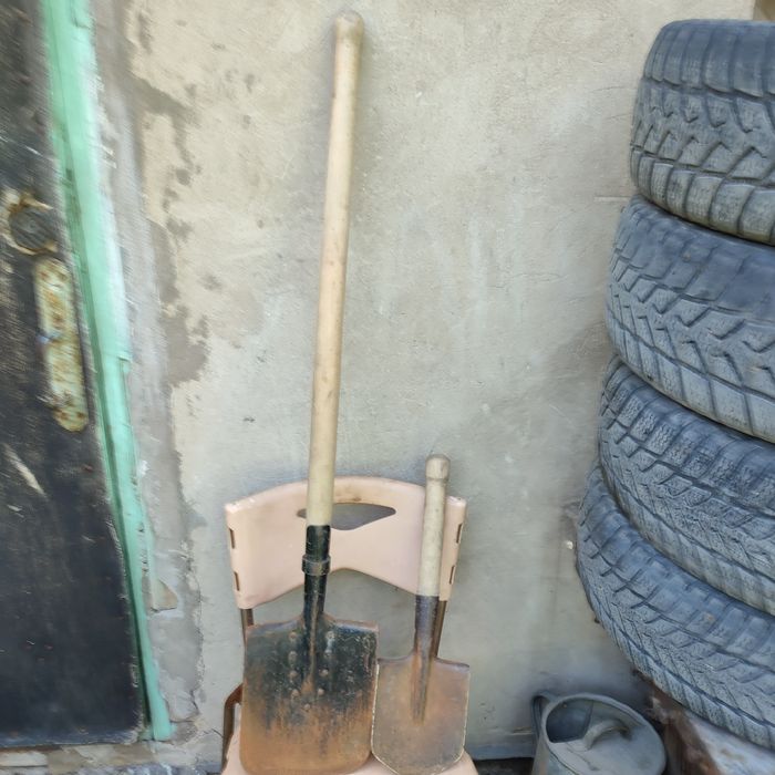 Продам военные лопаты