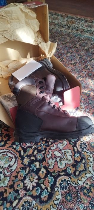 Продам мужские ботинки