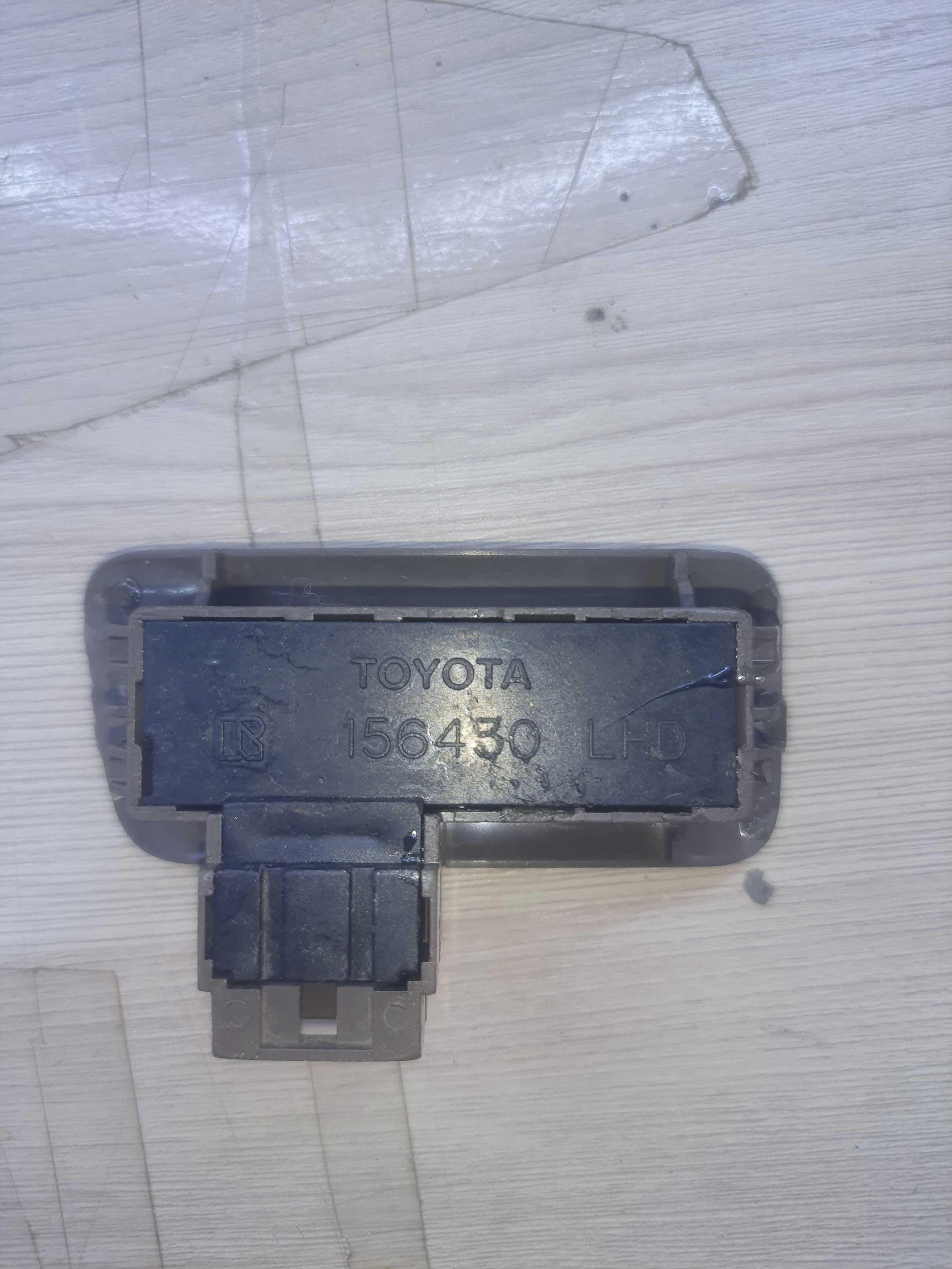 Кнопка памяти сидений LX470, LC100 и Подсветка двери