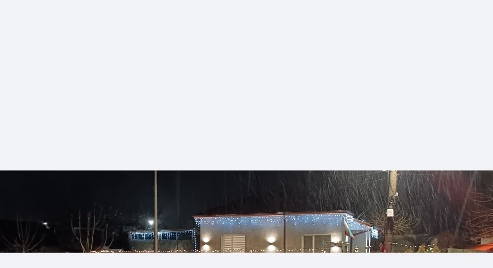 Продавам коледни лампи висящи бели 40м на един сезон с хубавите снадки