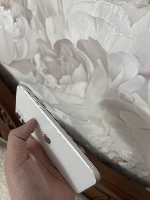 iPhone 11/128Gb - В идеальном состоянии