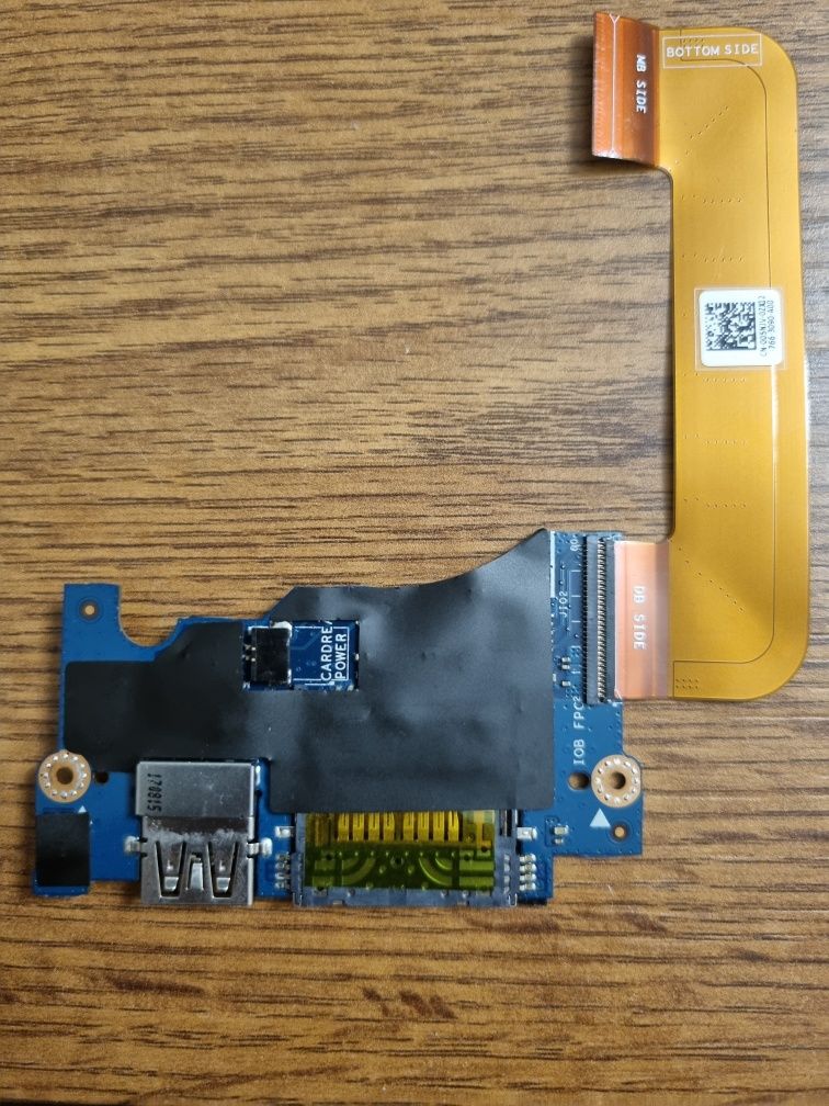 Dell XPS 13 - placa card reader si USB