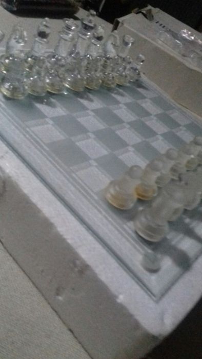 Joc şah și dame pe bucăți cu piese și tablă de joc din sticlă