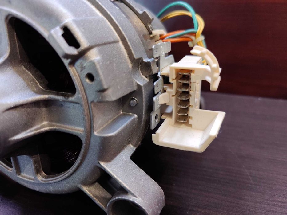 motor 7 pini Masina de spalat verticala Zanussi ZWQ 36121 / C140