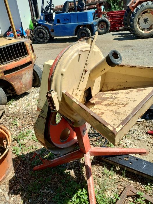 Moara la tractor