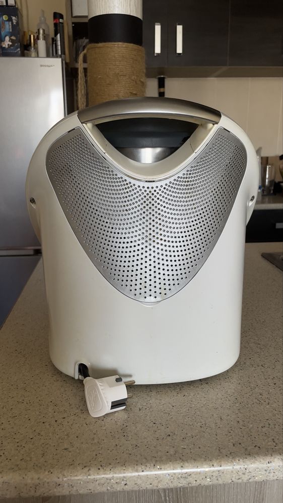 Vorwerk Thermomix TM5 – Funcționează perfect, set complet, preț bun