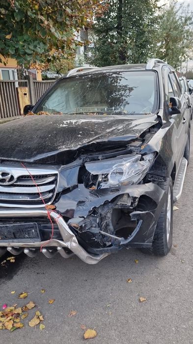 De vânzare auto Hyundai Santa fe 2 2011 avariat