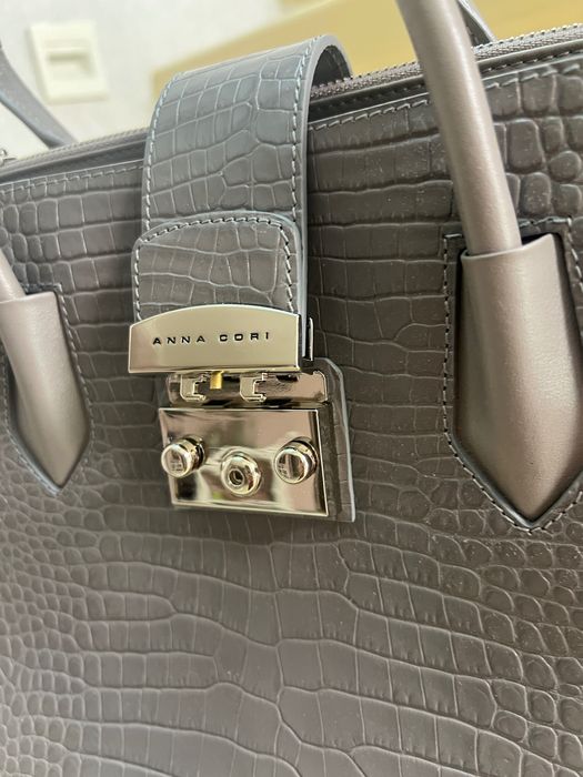 Geanta Anna Cori noua