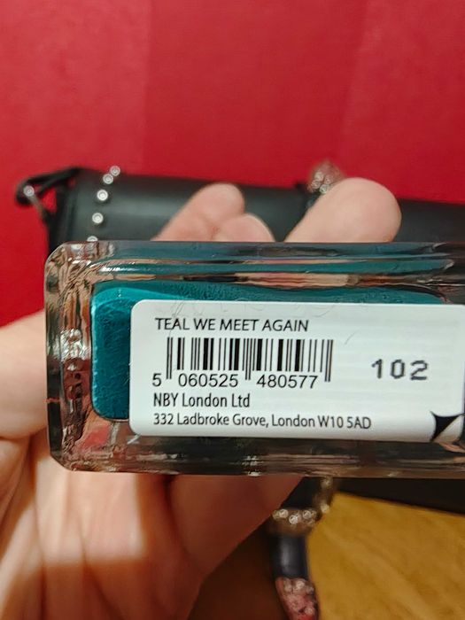 Марков лот козметика за коса кожа и нокти