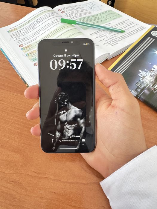iPhone X продается