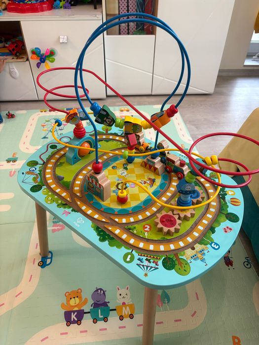 Дървена маса за игра Hape