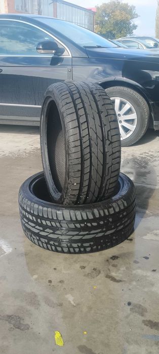 255/35 R19 petlas
