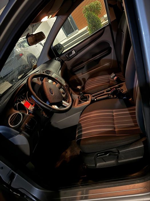 Vând Ford Focus 1,6 TDI