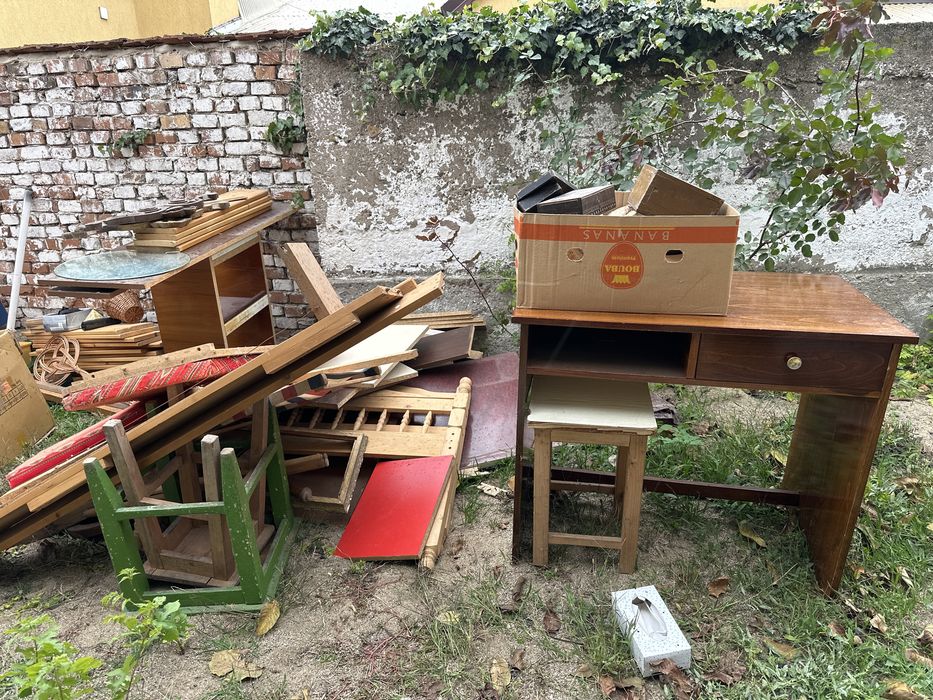 Donez lemn de foc provenit din componente mobila