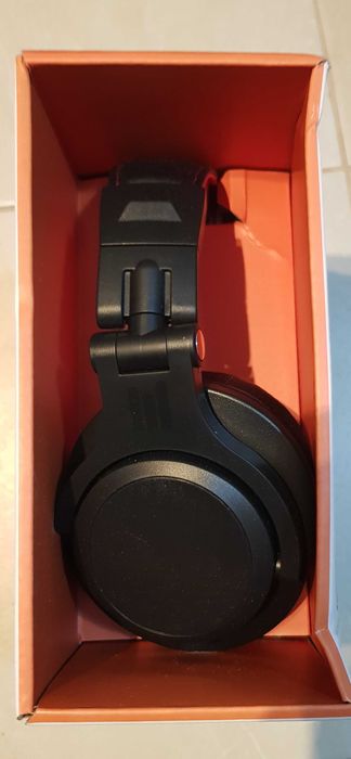 Чисто нови Блутут слушалки ROSELAND RH-600