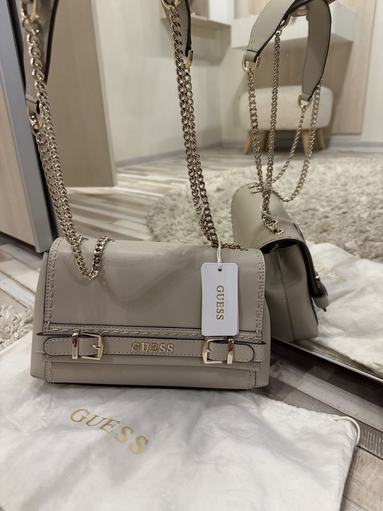 НОВА Дамска чанта Guess