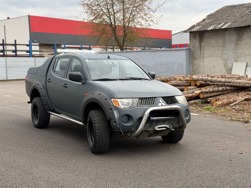 Mitubishi L200 4x4 2.5 Full Off-Road – Vopsea Verde Raptor