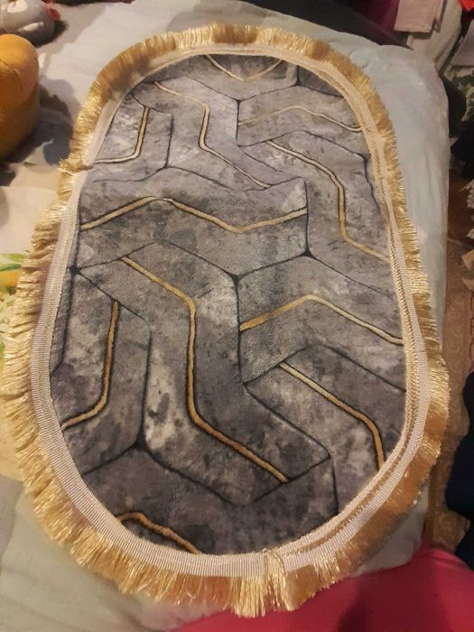 Covoras și 3 buc fete de pernă