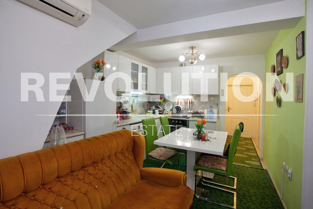 Дава се под наем Двустаен апартамент в Варна, Колхозен пазар - 45 кв.м за 300 € - Снимка #2