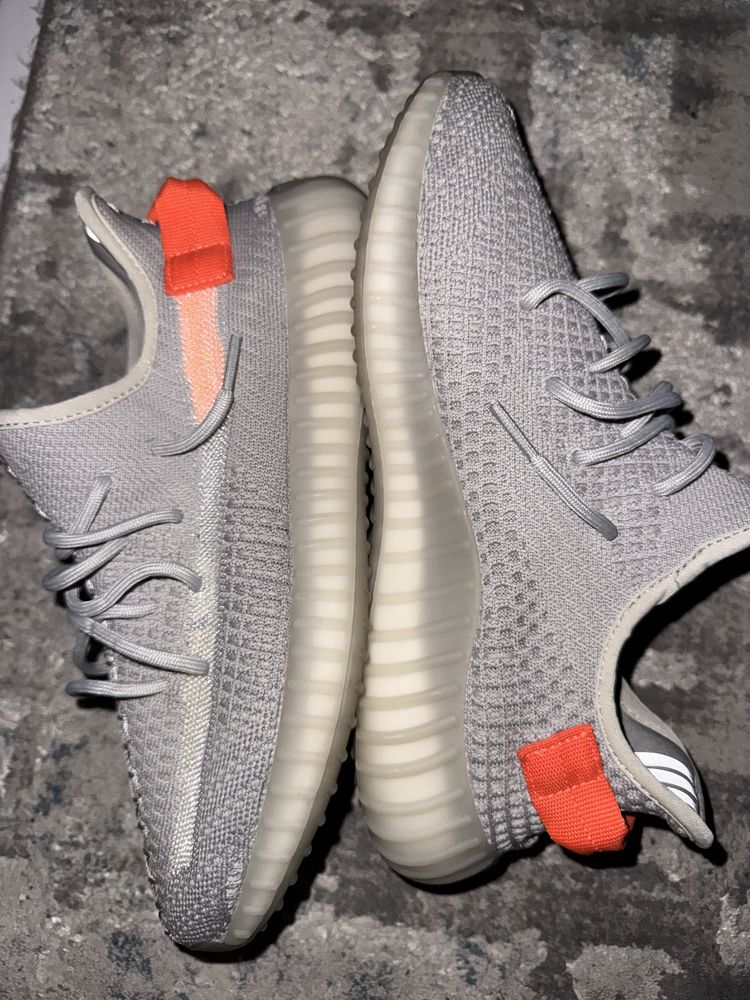 Adidas Yeezy Boost 350 v2