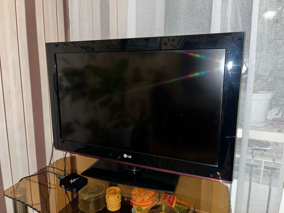 Телевизор LG 32 диагональ