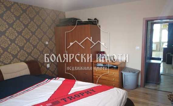 Тристаен апартамент в Колю Фичето