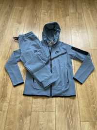 Trening Tech Fleece nike marimea S,M,L,XL,XXL