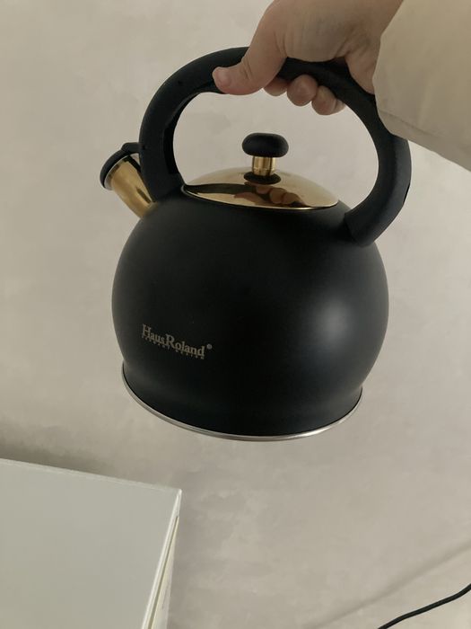 Новый германский чайник сатылады, подаркага келген.