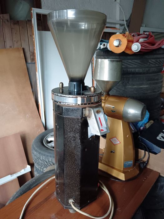 Кафемелачки магазински