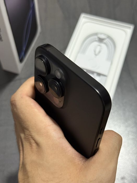iPhone 16 Pro Max Black Titanium 256GB !