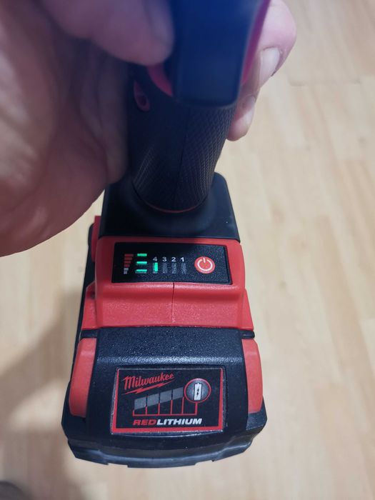 Filetanta, impact, mașină de insurubat cu percutie pt.  bat. Milwaukee