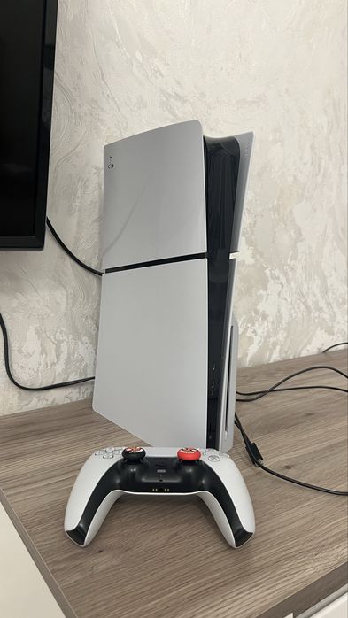 PS5 Slim в отличном состоянии