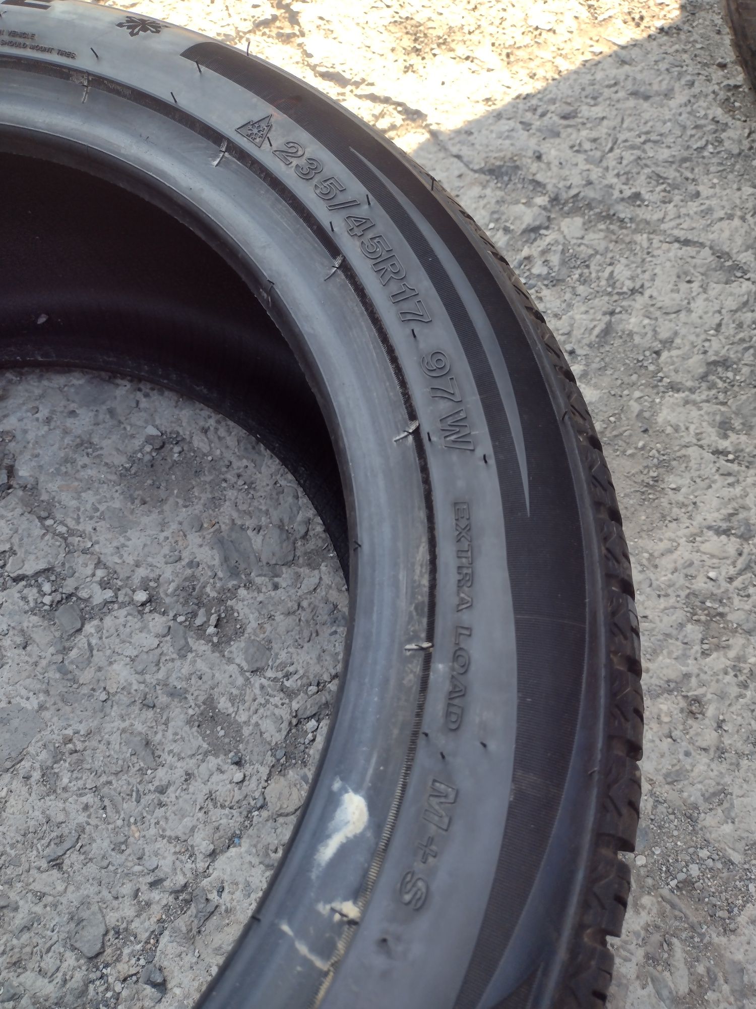 Почти нови 4бр.235/45/17 Goodride dot3924