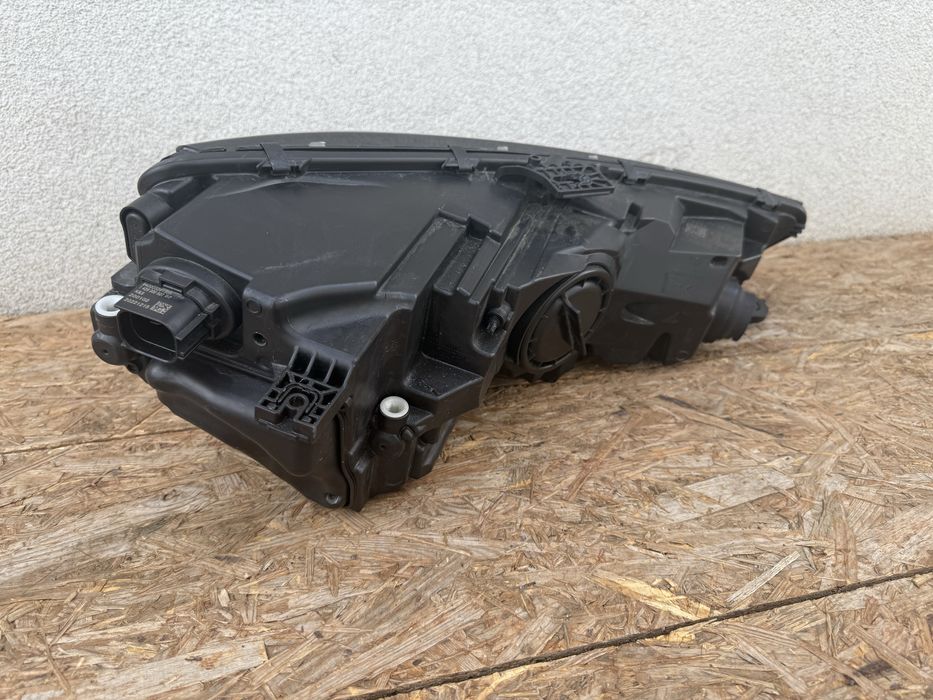 Far stanga Audi A4 B9 8W Facelift Full LED Original Europa
