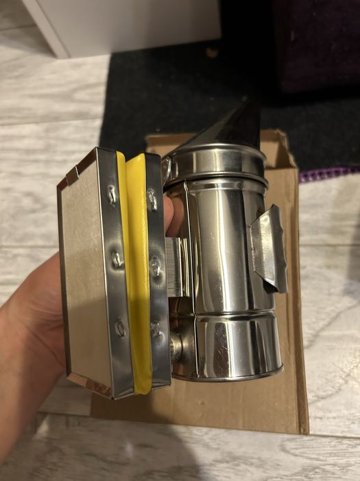 Afumator apicol nou, nefolosit