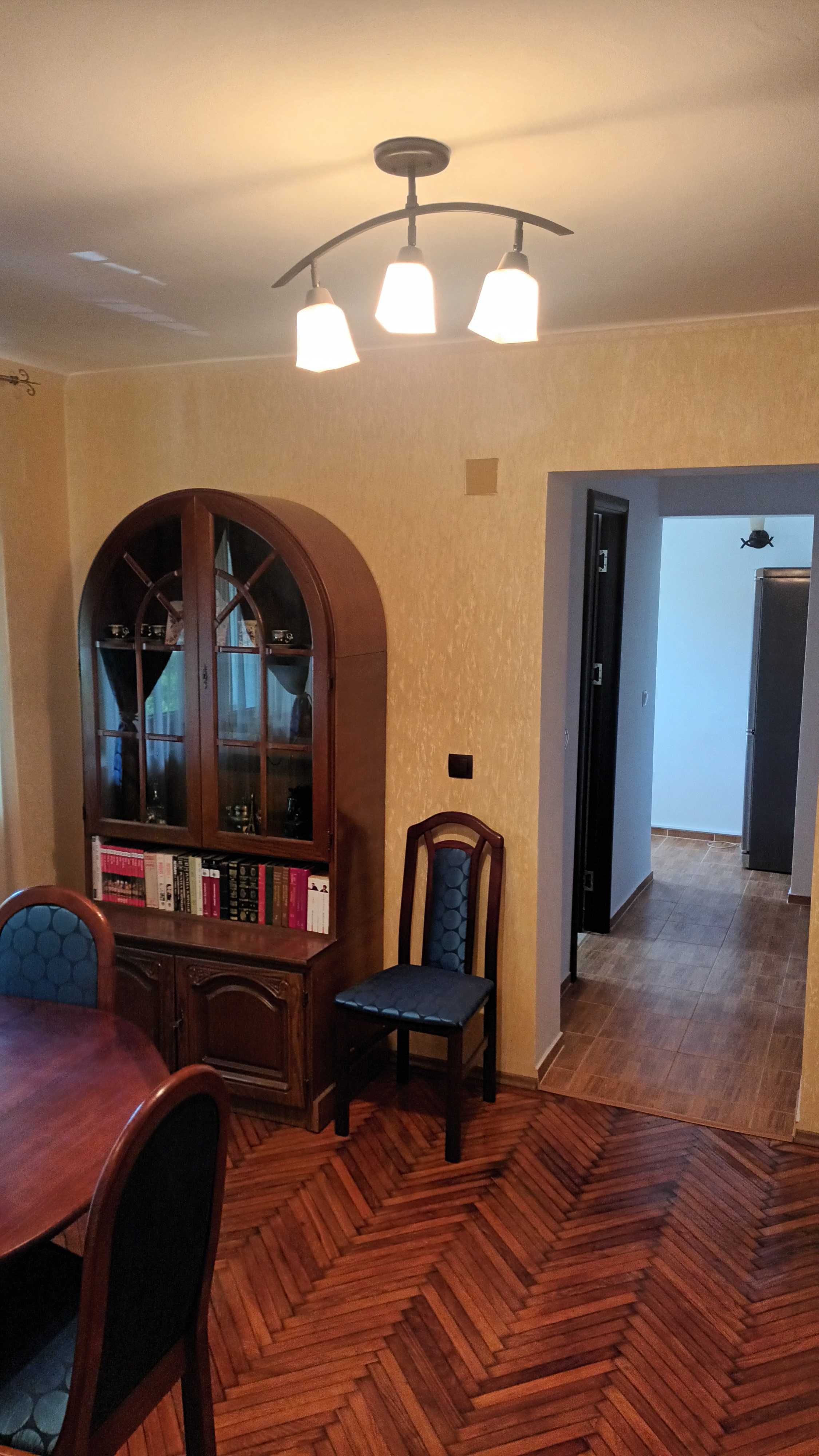 Inchiriez birou, apartament 2 semidecomandate, parter Stefan cel Mare