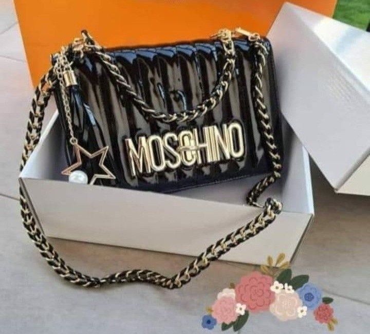 Geanta Moschino super model,logo metalic auriu