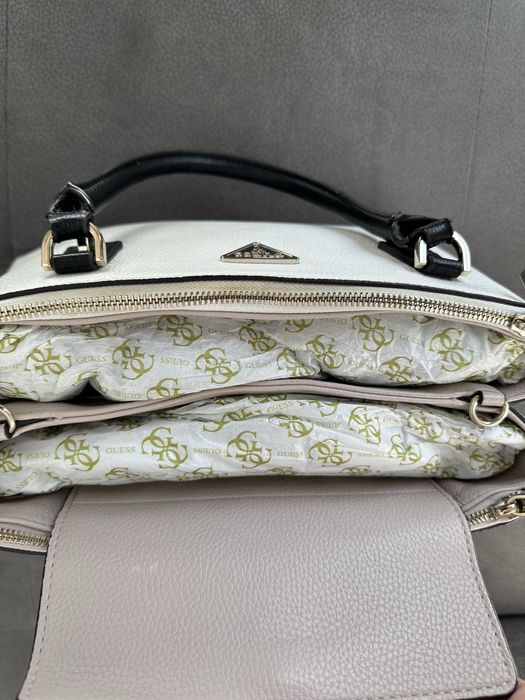 Дамска чанта Guess