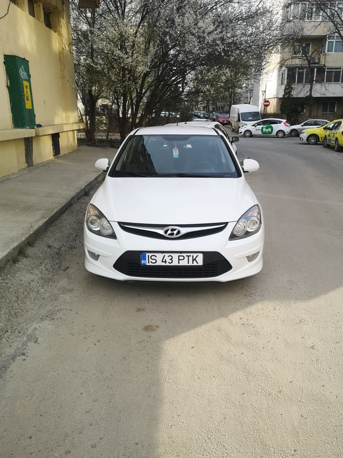 Hyundai i30/20011/1.6 diesel/2690euro